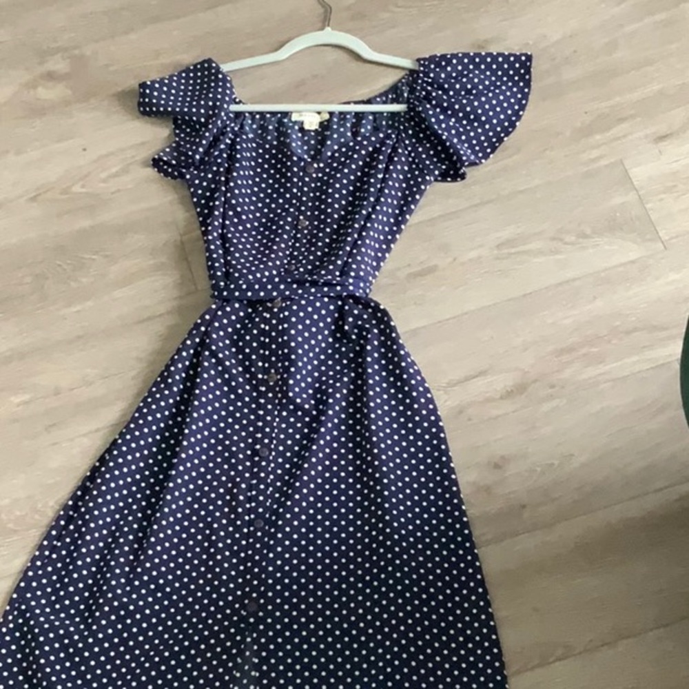 Buttoned polka dotted dress